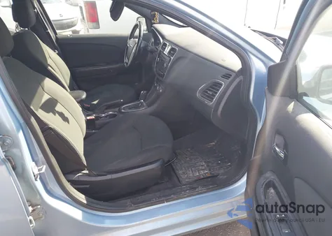 2012 Chrysler 200 Touring z USA, uszkodzony, nr VIN 1C3CCBBB6CN175539